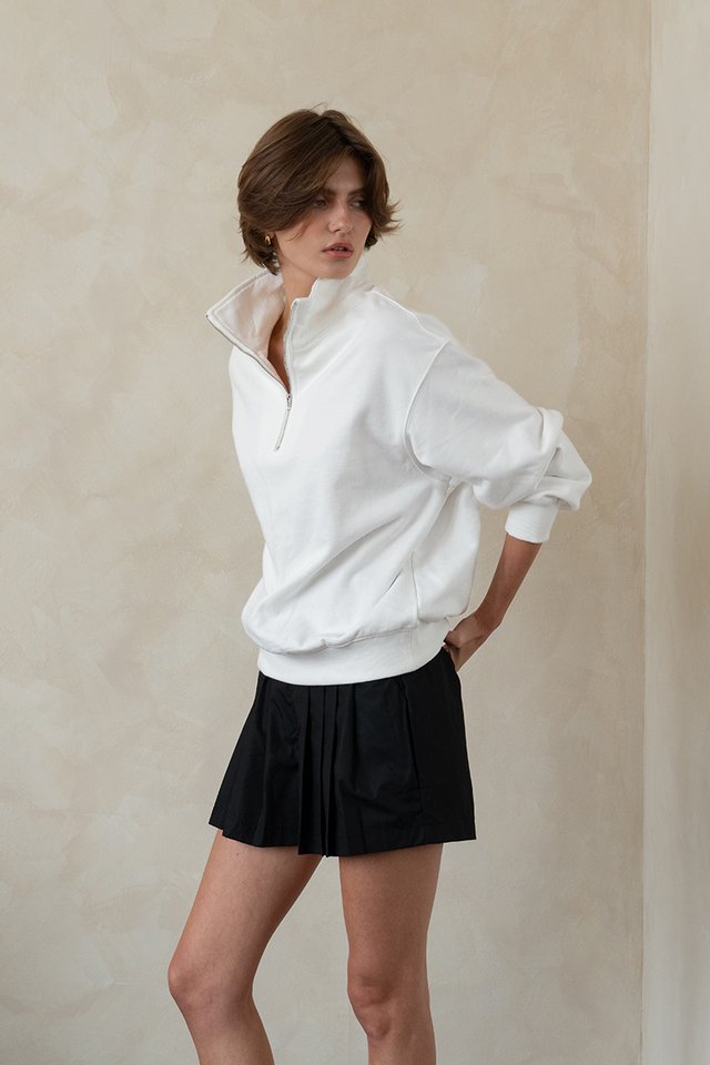 KARMEN PLEATED SHORTS BLACK