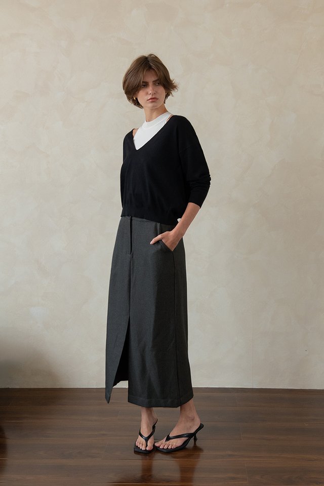 FRONT SLIT MIDI SKIRT DARK GREY