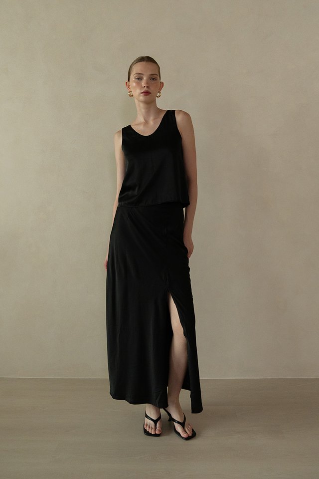 SATIN FINISH TANK TOP BLACK