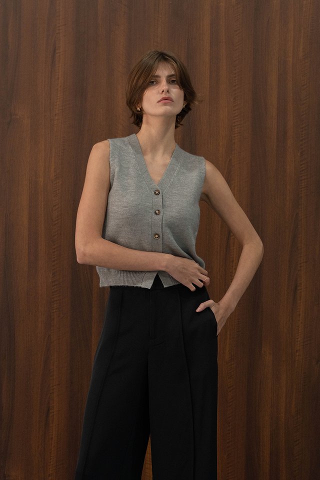 BUTTONFRONT KNIT VEST HEATHER