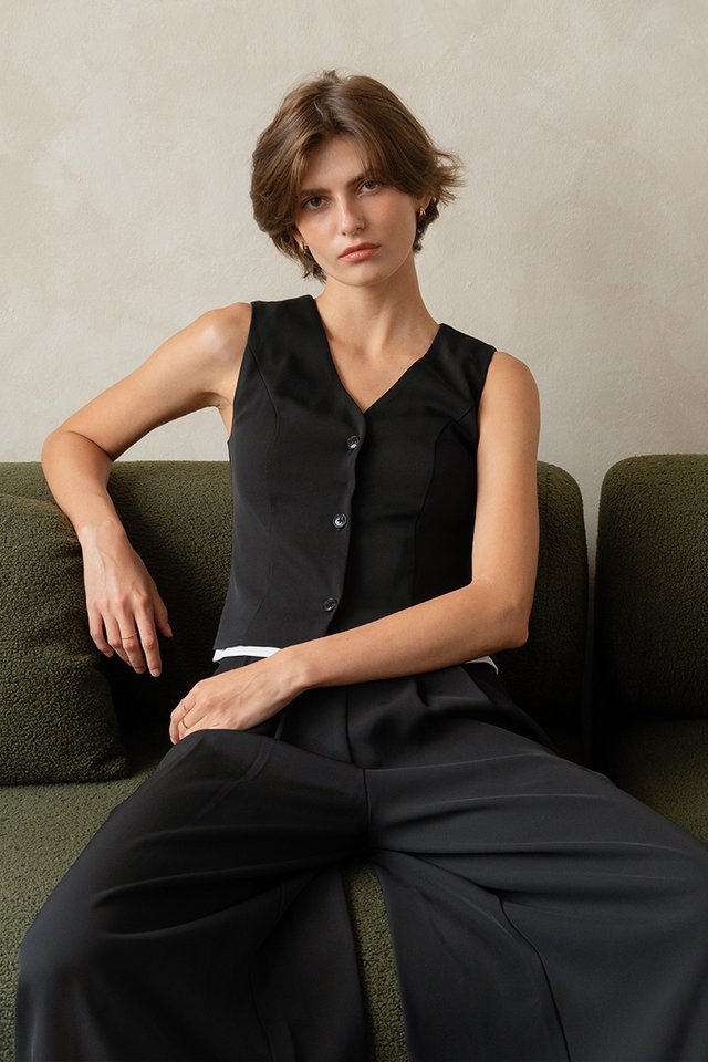 CONTRAST TRIM VEST TOP BLACK