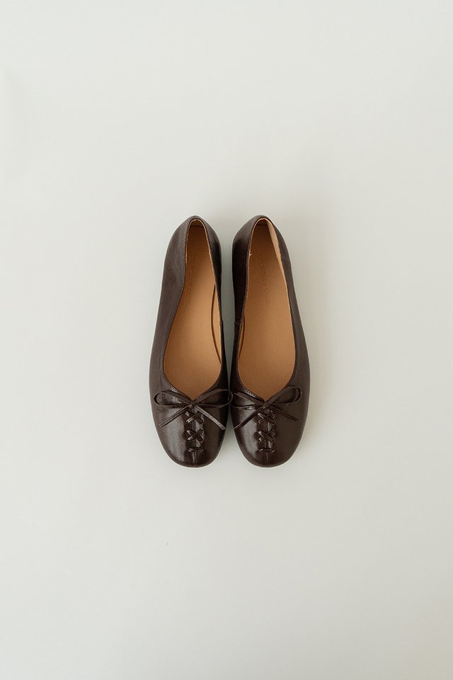 CRISS CROSS LEATHER FLATS ESPRESSO