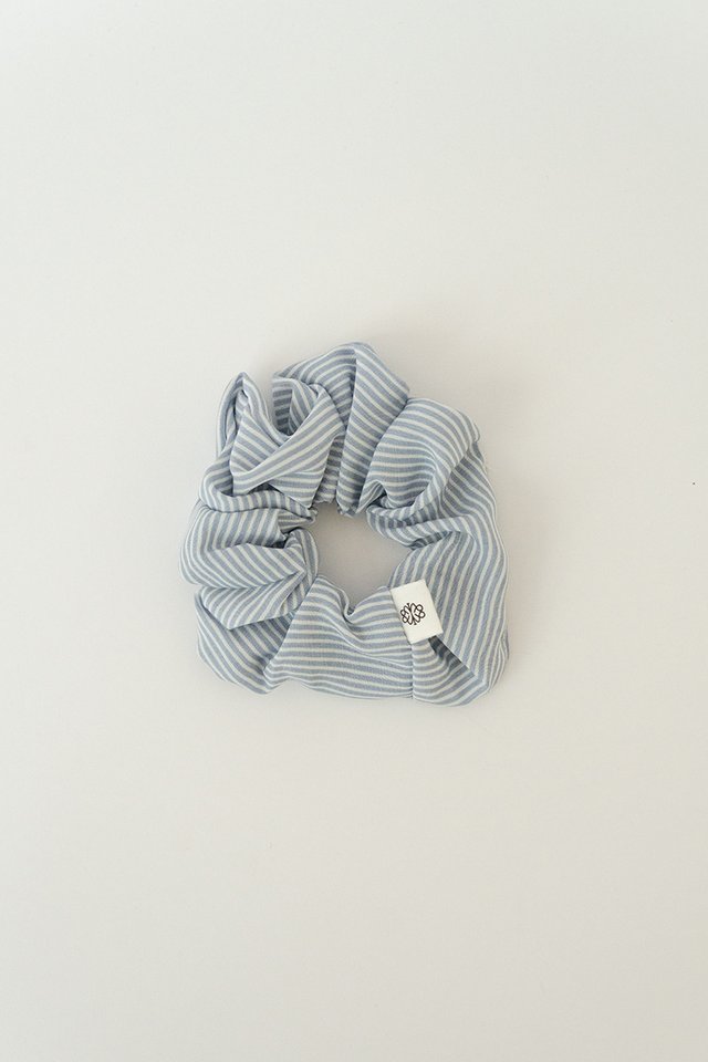 STRIPED SCRUNCHIE BLUE