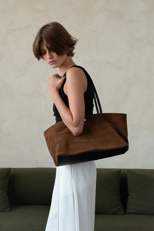 SUEDE EAST-WEST BAG CARAMEL