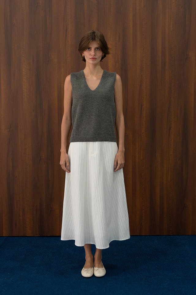 WOOL BLEND V-NECK VEST TOP CHARCOAL
