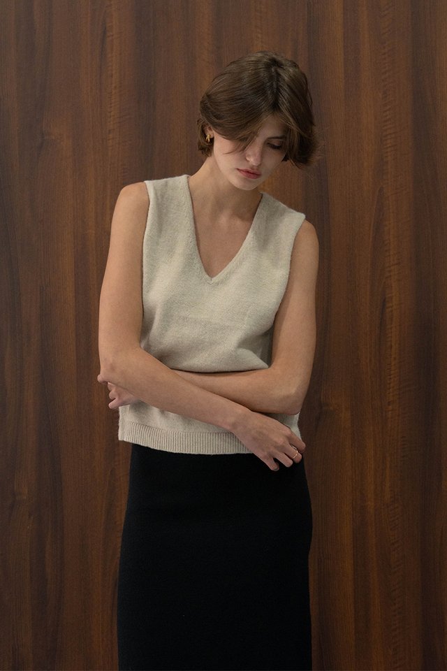 WOOL BLEND V-NECK VEST TOP GREIGE